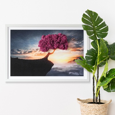 Moosbild lebend Ein Baum über dem Abgrund
