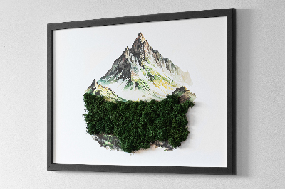 Moosbild Die Spitze des Berges über dem Wald