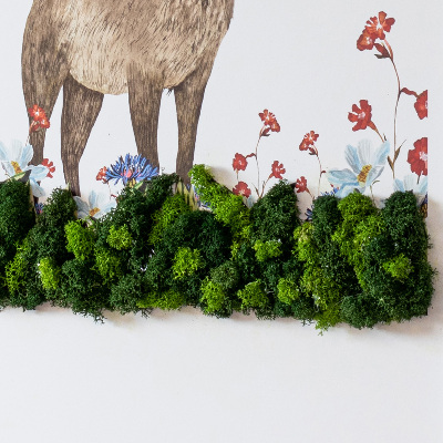 Moos bild Hirsch unter Blumen