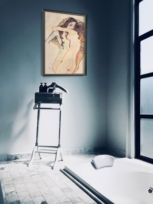 Plakat für den Frieden Zwei Frauen sind Egon Schiele