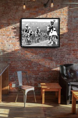 Plakat-Weinlese Tour de France Riders Pass Fotografie Majoretten