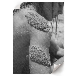 Poster Kunstdruck „Frau mit Sand”
