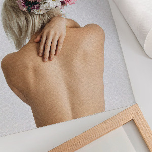 Poster na stenu Žena s kyticou