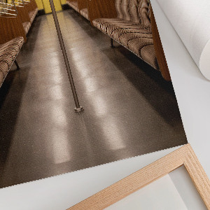 Poster auf Leinwand mit gelber Metro-Illustration