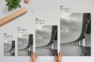 Poster auf Leinwand mit minimalistischem Brückenmotiv