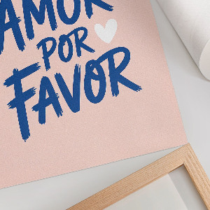 Poster auf Leinwand mit Schriftzug „more amor por favor“