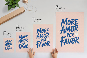 Poster auf Leinwand mit Schriftzug „more amor por favor“