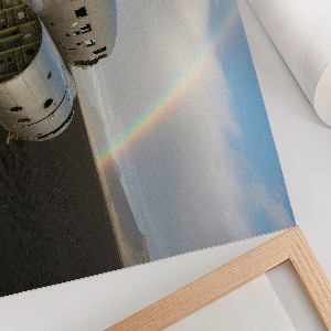 Wandposter mit Motiv eines Regenbogens und eines Schiffswracks