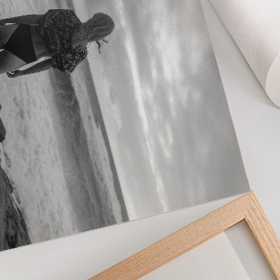 Poster mit Bild einer Frau am Wasser