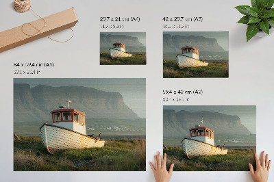 Poster mit Motiv eines Bootes am Ufer